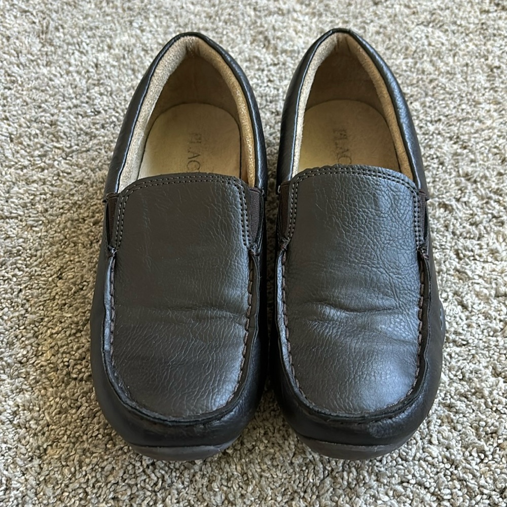 Dark brown size 4 boys dress shoes